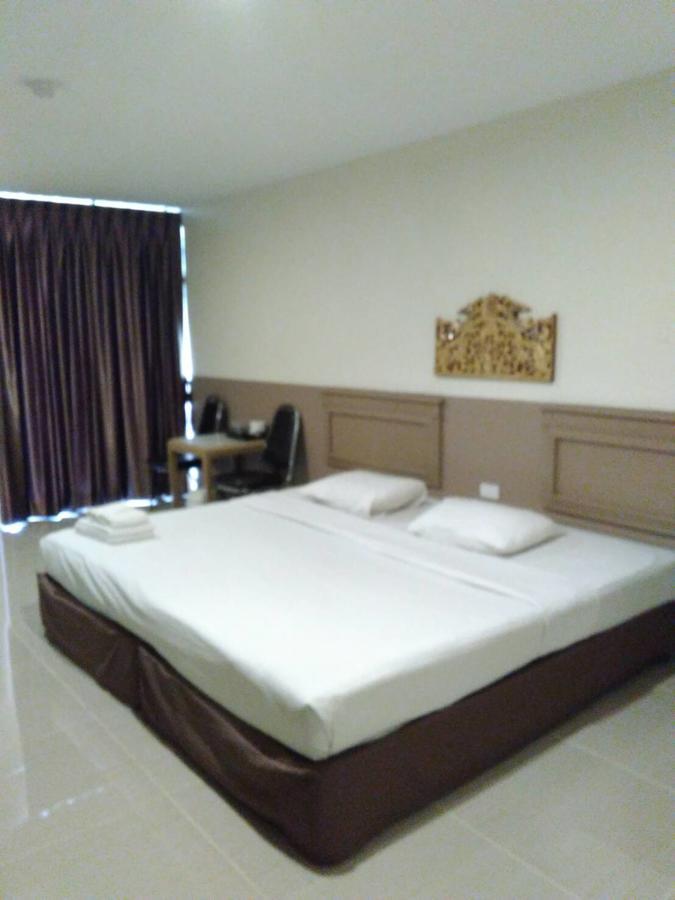 Tongpoon Hotel Bangkok Exterior foto